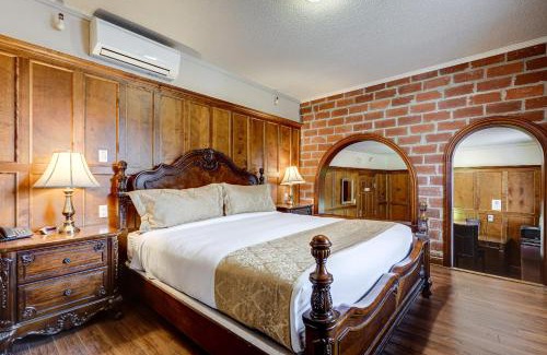 Baie Comeau Hotel | Elegant Le Grand Hôtel with Ocean Views and Breakfast