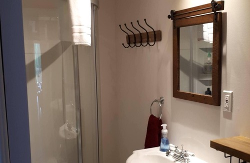 Shannon Ski Chalet | Le Grand Héron - Waterfront chalet with spa