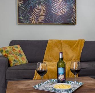 Mont-de-Marsan Apartment | Discover Le Jungle - Pet & Child Friendly in Central Location