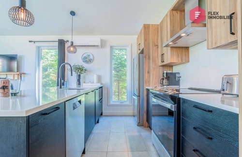 Pont-Rouge Ski Chalet | Experience Le Grand Pic de Portneuf: Hot Tub & Pool Await