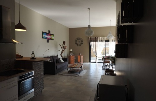 Nyons House | Stylish Le Grand Pin: Relax in a Modern House with Spa