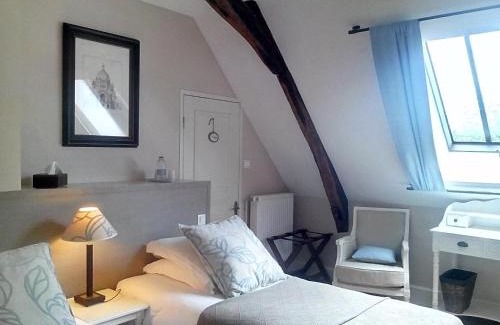 Beaulieu-les-Loches House | Experience Le Grand Presbytère de Beaulieu with Ocean Views