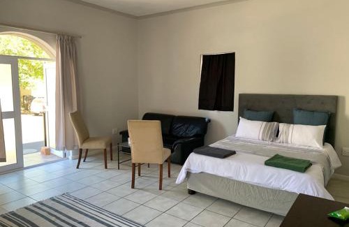 Franschhoek Apartment | Inviting Le Grec Wine Tram Apartment - Family-Friendly Stay
