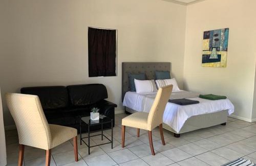 Franschhoek Apartment | Inviting Le Grec Wine Tram Apartment - Family-Friendly Stay
