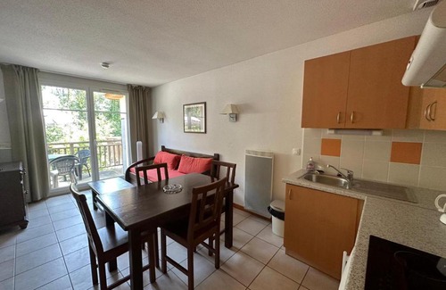Sainte-Marie-la-Blanche Apartment | Discover L'étape Bourguignonne: Family-Friendly Retreat