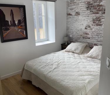 Lampaul-Guimiliau House | Le grenier à grains - Lampaul-Guimiliau