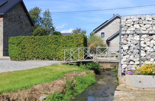 Mettet House | Inviting Le Grenier de la Floye - Gîte Coquelicot with Pool