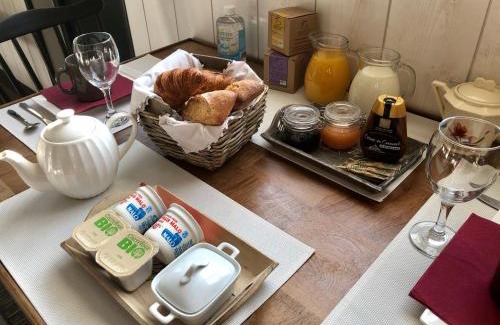 Pontorson Bed & Breakfast | Discover Le Grenier du Jardin: Rated 9.6/10, Family-Friendly