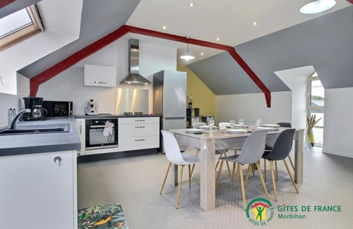 Peaule House | Discover Le Grenier: Pet-Friendly Gîte with Pool Access