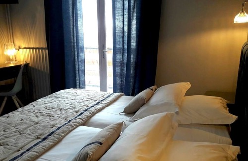 Saint-Jacques-des-Blats Hotel | Discover Le Griou: Family-Friendly Retreat with Dining