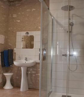 Obterre House | Discover Relaxation at Le Guet de Chouette: 9.5/10 Rating