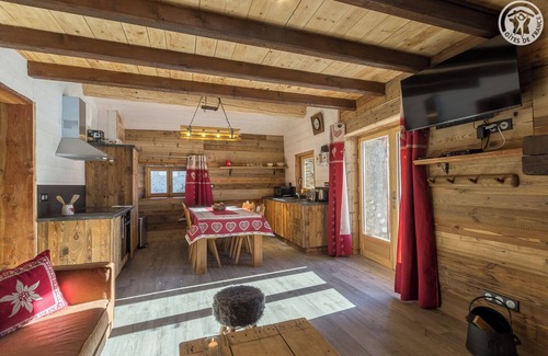 Bessans House | Discover LE Gypaete - Bessans: Pet-Friendly Retreat