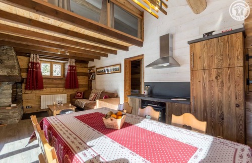 Bessans House | Discover LE Gypaete - Bessans: Pet-Friendly Retreat