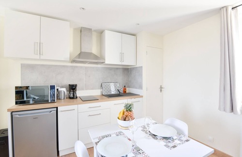 Bernieres-sur-Mer Apartment | Inviting Le Haut de la Roseraie Studio with Ocean View