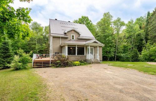 Sainte-Emelie-de-L'Energie Ski Chalet | Le Havre d'Émélie dogfriendly Lake access