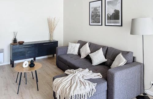 Margny-les-Compiegne Apartment | Discover Le Horance: Balcon & Parking Included
