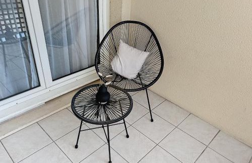Margny-les-Compiegne Apartment | Discover Le Horance: Balcon & Parking Included