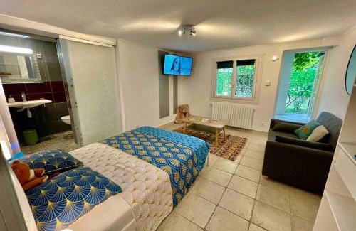 Route d'Arles Apartment | Elegant LE JAD F2 Near Gare with Private Terrace