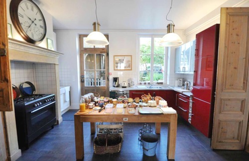Conches-en-Ouche House | Discover Le Jardin Découverte: Spa Retreat with Breakfast