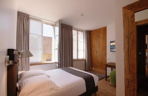 Conches-en-Ouche House | Experience Le Jardin Découverte: Family-Friendly Retreat