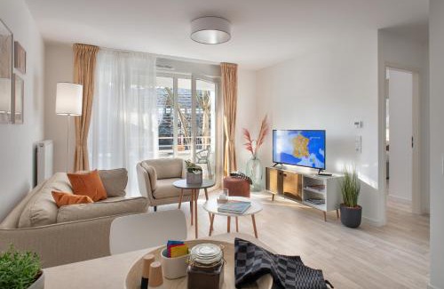 Mulhouse Apartment | Relax at Le Jardin d'Edo: 4-Star Poolside Retreat