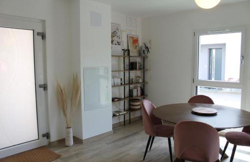 Wingersheim les Quatre Bans Apartment | Welcoming Le jardin de Clémentine: 9.4/10, Family-Friendly Stay