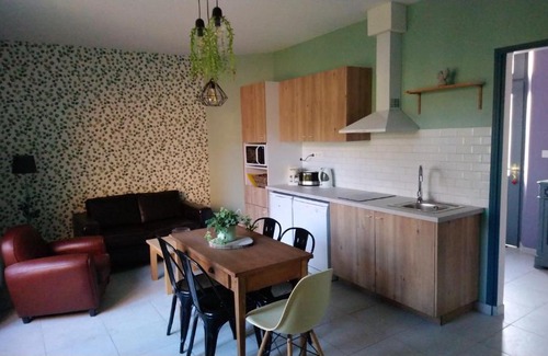 Demuin House | Discover Le jardin des Écureuils: Pet-Friendly Retreat
