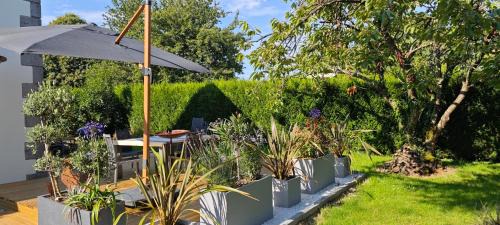 Isigny-le-Buat Bed & Breakfast | Le Jardin des 2 Cèdres