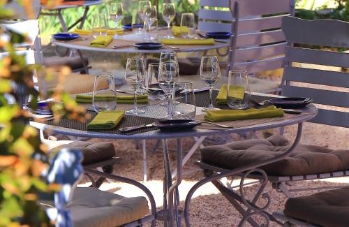 Brantome-en-Perigord Hotel | Discover Le Jardin des Chouchoux: Oceanfront Family Retreat