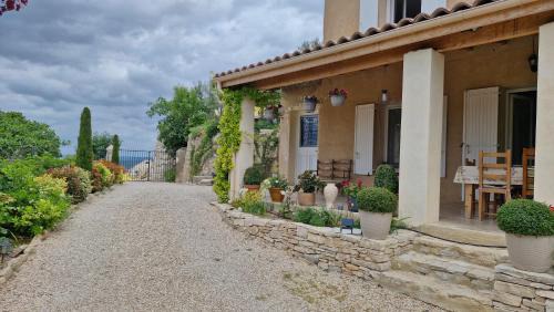 Apt House | Discover Le Jardin des Oliviers: Rated 9.3 by Guests