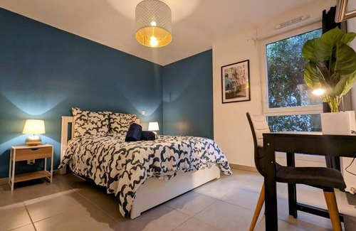Bezons Apartment | Family-Friendly Stay at Le Jardin du Tramway, 30 Min from Paris