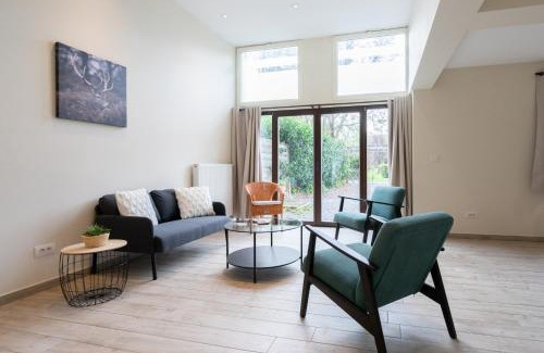Jupille House | Discover Le Jardin du Vieux Moulin 6A - Family & Pet Friendly