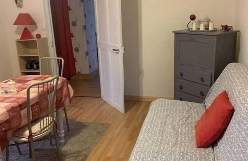 Fontaine-de-Vaucluse Apartment | Family-Friendly Retreat at Le Jardin de Zé with Kitchen