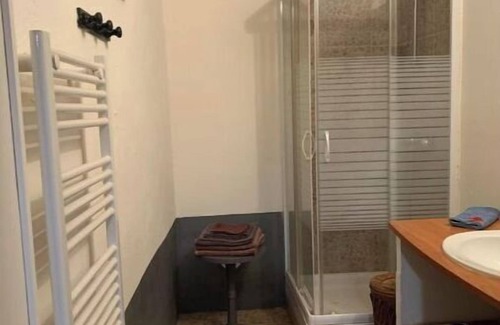 Fontaine-de-Vaucluse Apartment | Family-Friendly Retreat at Le Jardin de Zé with Kitchen