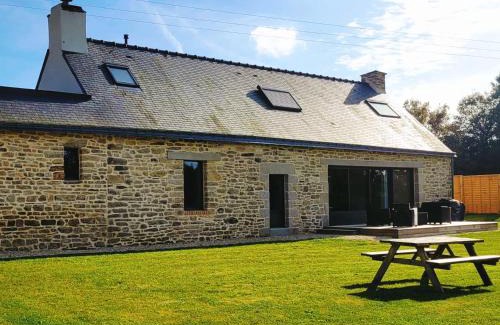 Tredion House | Relax at Gîte le jardin Médicis: Spa, Hot Tub & Sauna