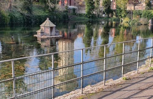 Arras House | Family-Friendly Retreat at Le Jardin Minelle - 4-Star Stay