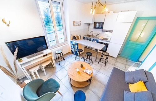 Yves Farge - Le Fleuve Apartment | Family-Friendly Stay at Le Jean Jaures in Gerland