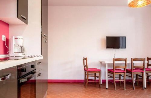 Minimes - Barriere de Paris Apartment | Cozy Le Joli Nid: Family-Friendly Stay with Great Reviews