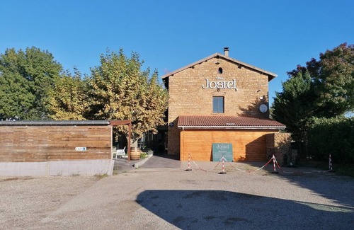 Genay Apartment | Discover Comfort at Le Jostel 2 – Breakfast Included