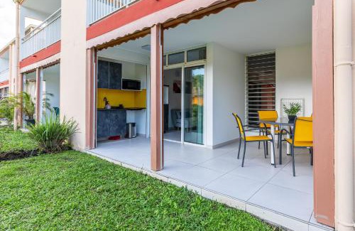 Grand-Bourg Apartment | Discover Le Kanmpo: Oceanfront Retreat with Pool Access