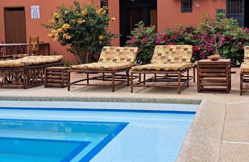 Ouoran Hotel | Budget-Friendly Le Kenkeni: Pet Friendly with Pool & Breakfast