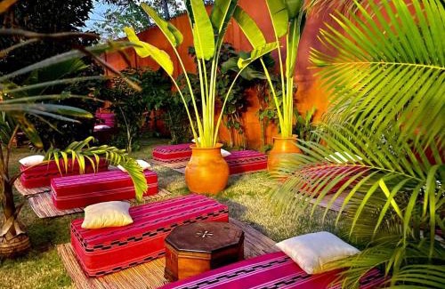 Lome Hotel | Pet-Friendly Le Kentia with Pool & Restaurant Options