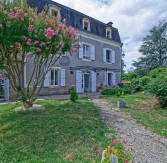 Meyronne House | Pet-Friendly Getaway at Le Kouloury - Rated 9.3/10