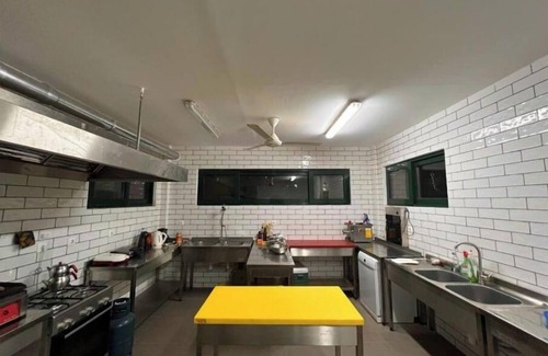 Niamey Apartment | Cozy 1BR Suite at Le Lézard Vert, Niamey - Family-Friendly Stay