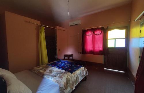 Toudgha El Oulia Cabin | Le LAC Auberge Camping Todra