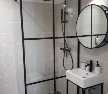 Sud-Gare Apartment | Cozy Le Lagon Studio Near Train Station, Pet Friendly Stay