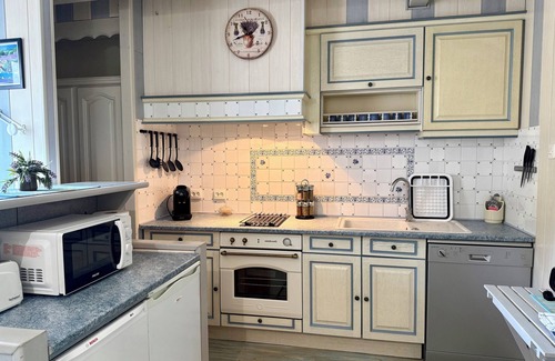 Montelimar Apartment | Le Lavandin: Air conditioning, parking and terrace with view