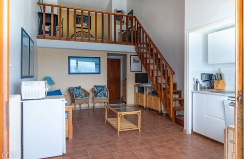 Cavaliere Beach Apartment | Stunning Le Lavandou Seaview Retreat for 6, Near Beach
