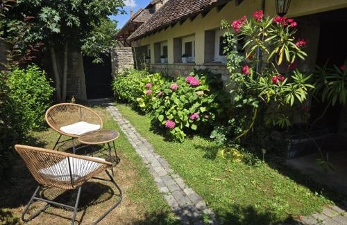 Laives Apartment | Top-Rated Gîte Le Lavoir - Family-Friendly Retreat in Laives