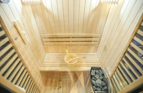 Saint-Roch - Badouillere - Chavanelle Apartment | Discover Le Legendary Spa: Central Location & Relaxing Amenities